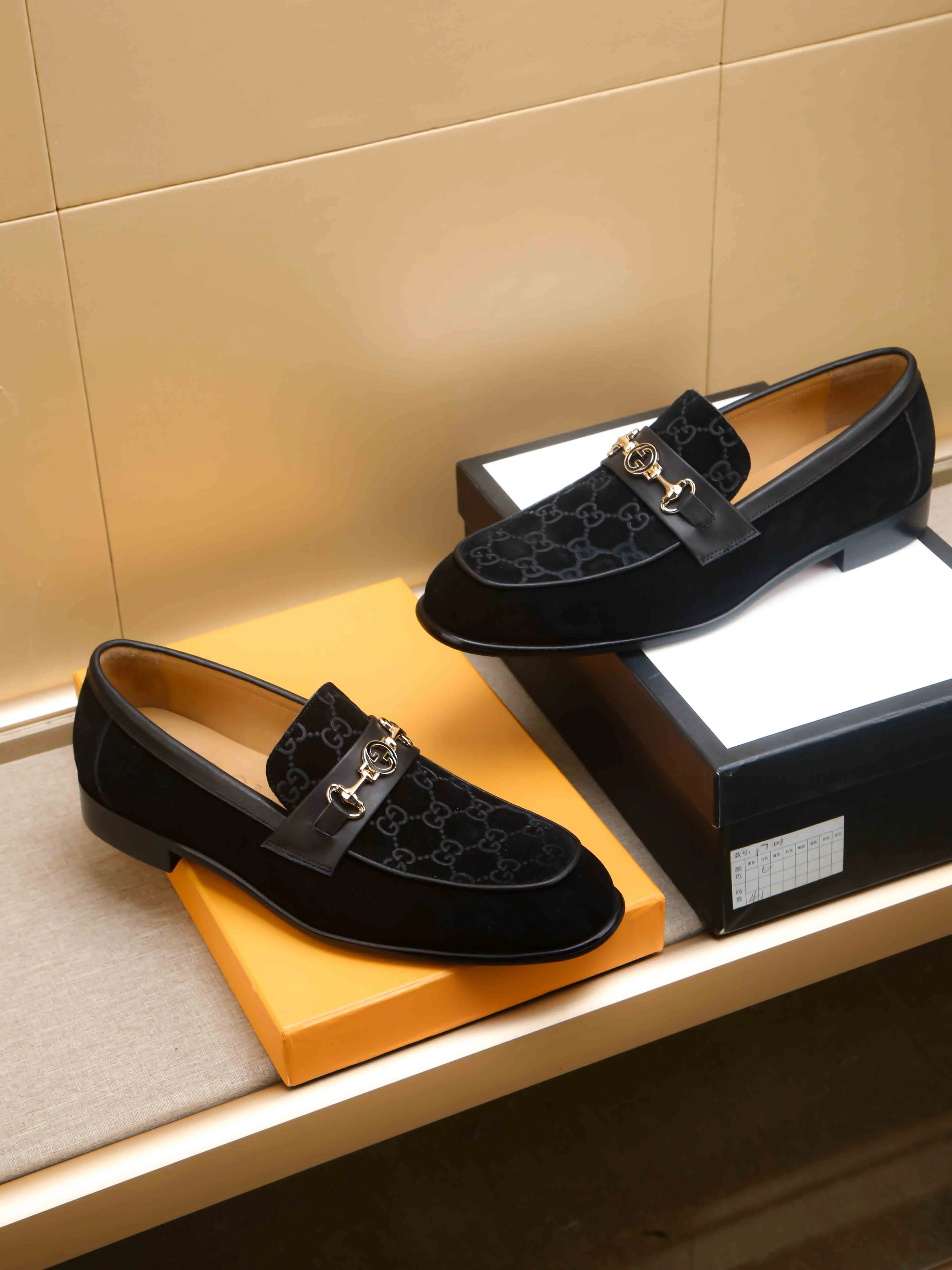 Men's men's shoes 💰460 🆘【GUCCI】Gucci ·🐂里· Hot-selling pea shoes top brand luxury, top quality, the latest fashion pea shoes.. The upper is made of original first-layer cowhide. (Full first-layer water-dyed 🐂 leather·inner). The original stylish and stylish soft rubber wear-resistant and non-slip outsole is light and comfortable on the foot, available in 3 colors! Matching code: 39-44 (customized at 39.45.46)